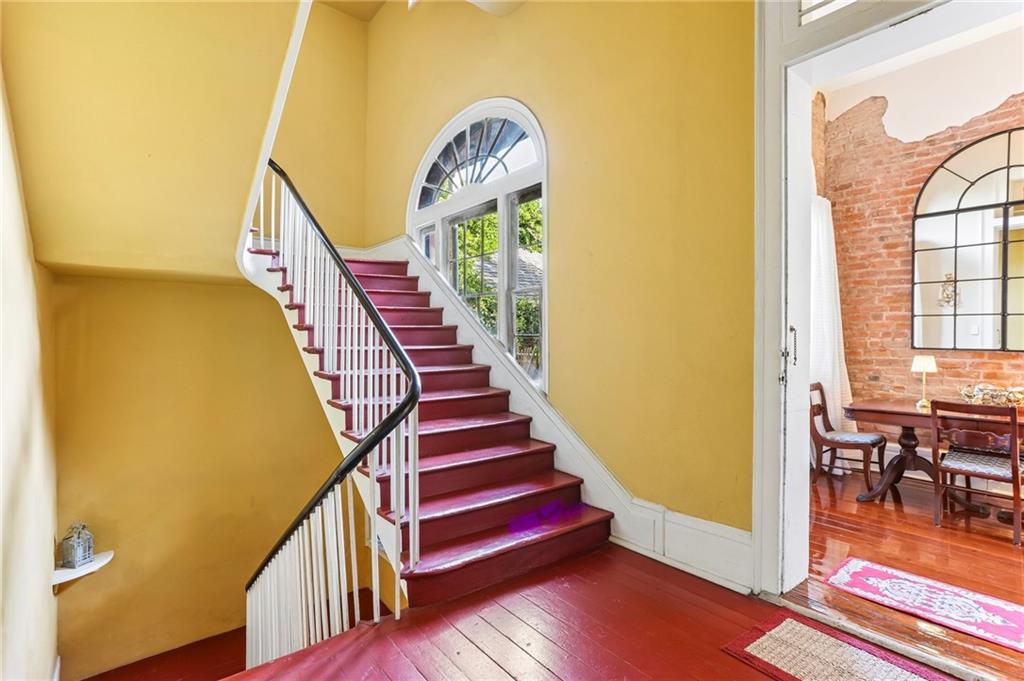 1231 CHARTRES Street 2