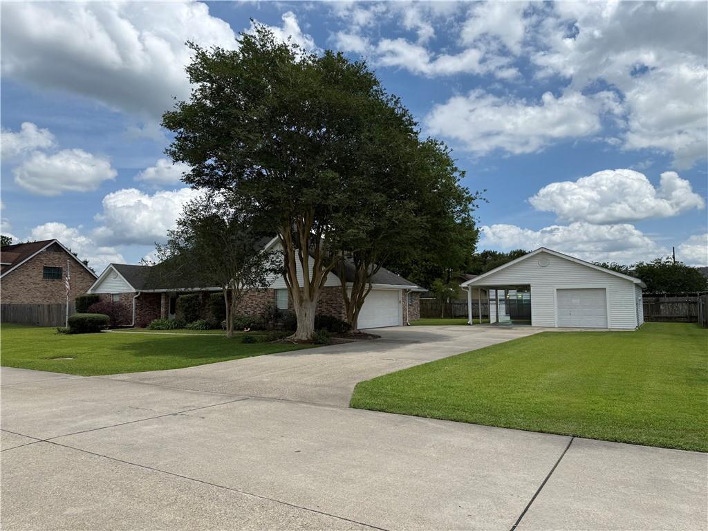 603 KELLI Street