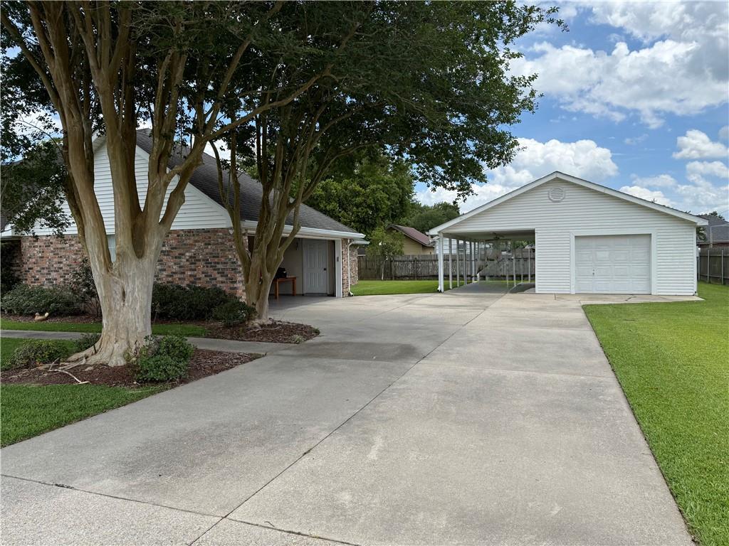 603 KELLI Street