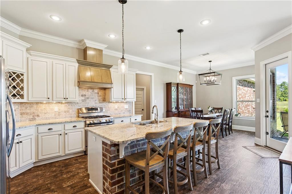 1084 CYPRESS CROSSING Drive