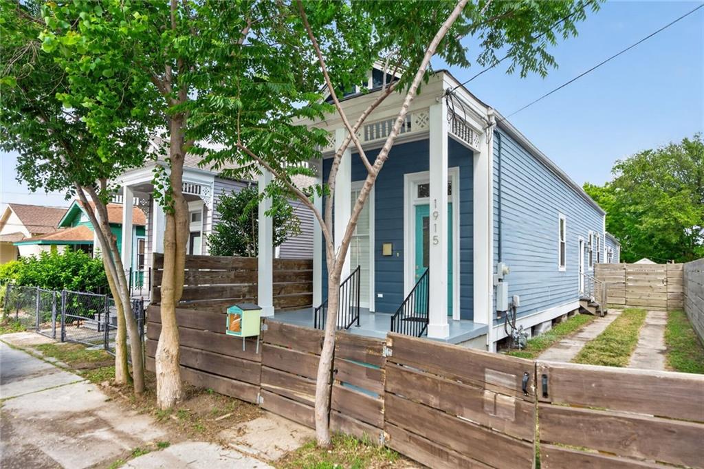 1915 PORT Street