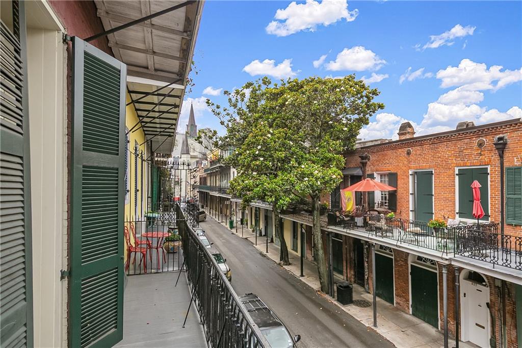 838 CHARTRES Street