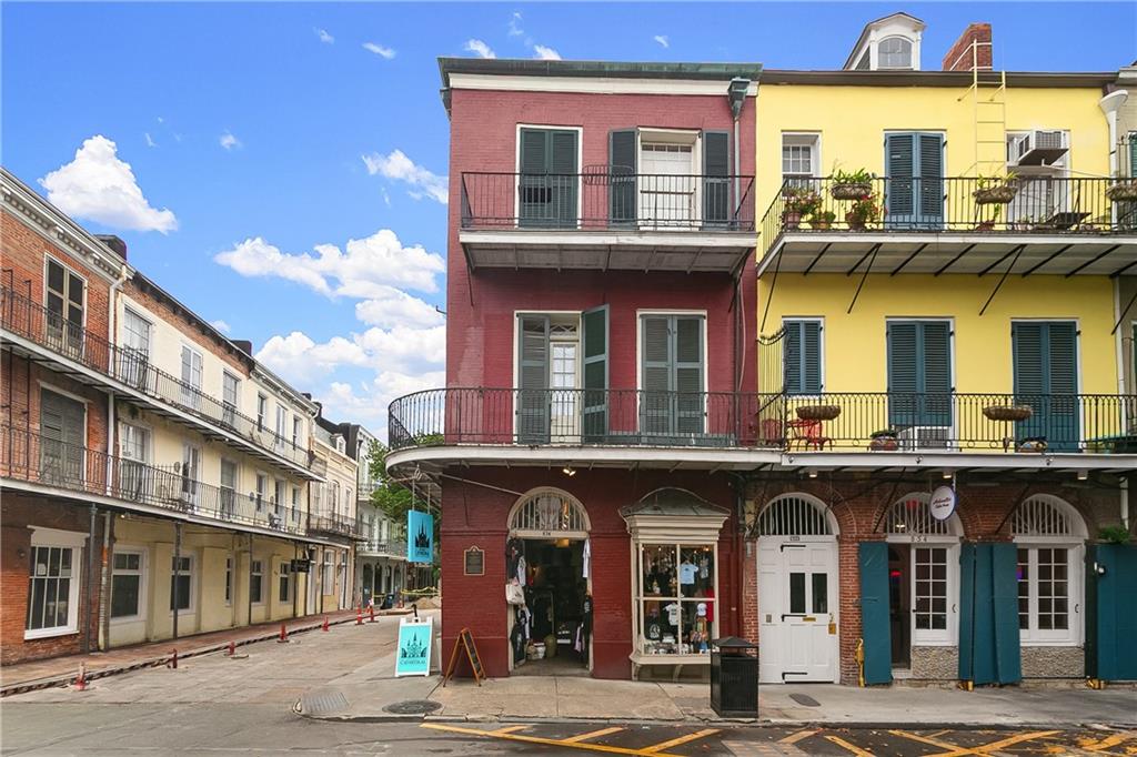 838 CHARTRES Street