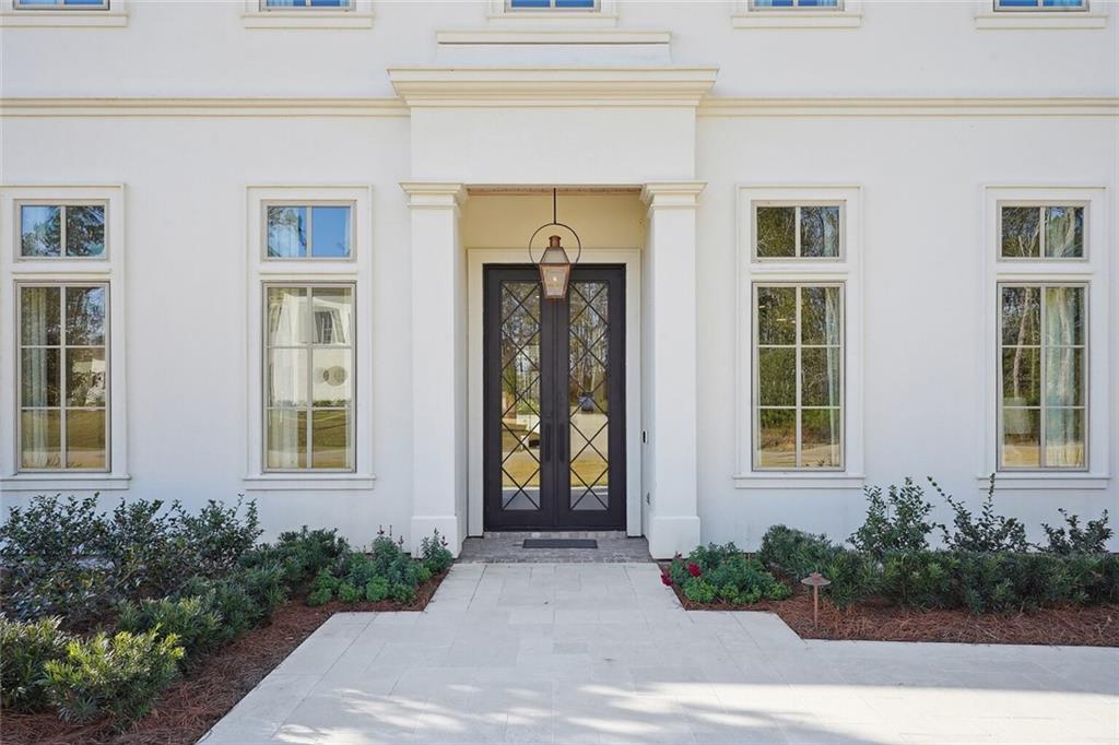 13 THUNDERBIRD Drive