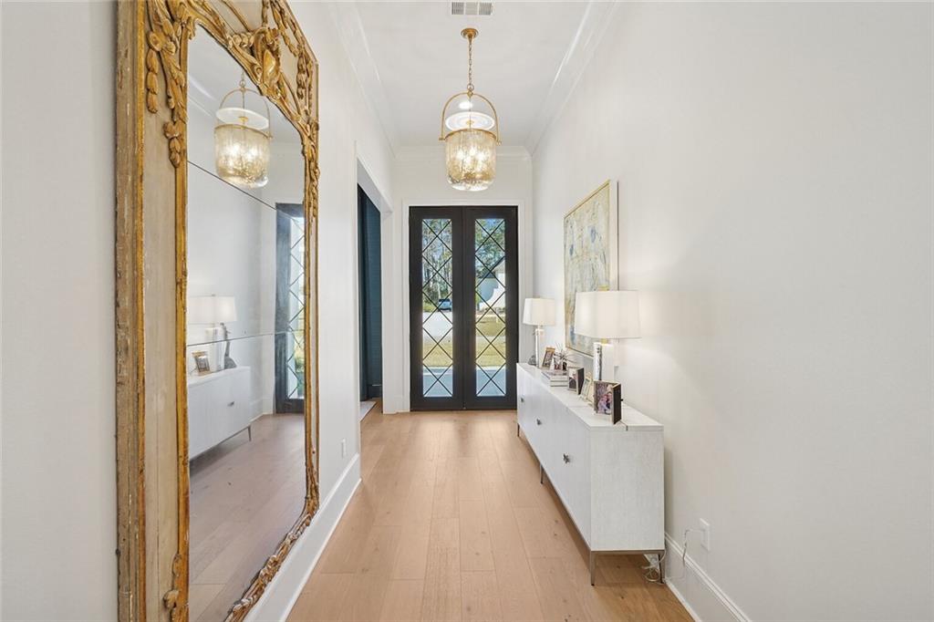 13 THUNDERBIRD Drive