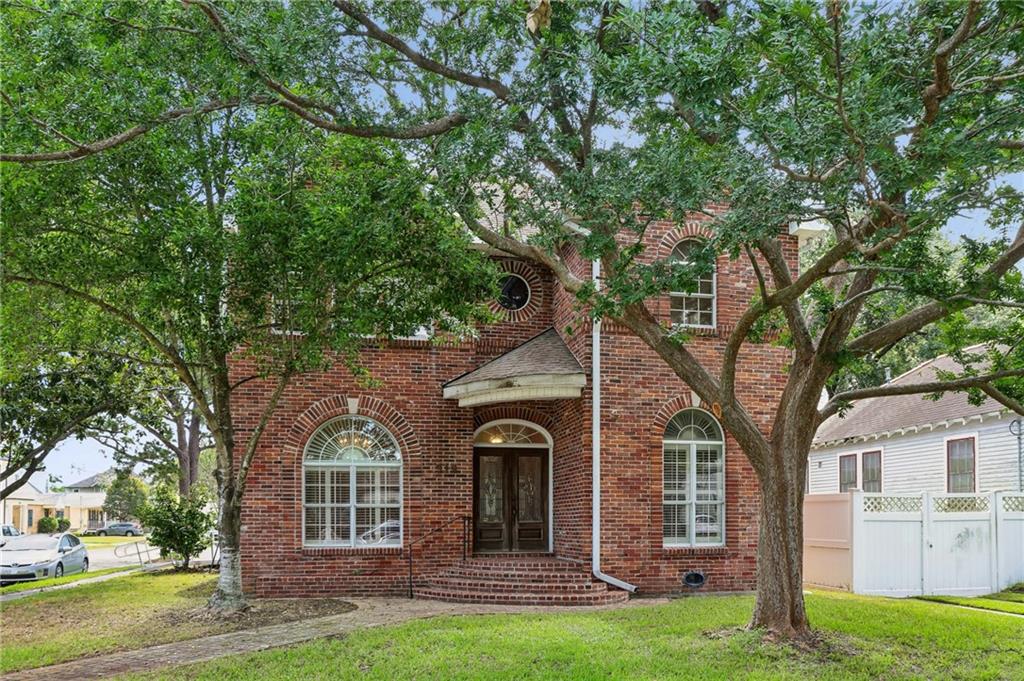 519 RIDGELAKE Drive