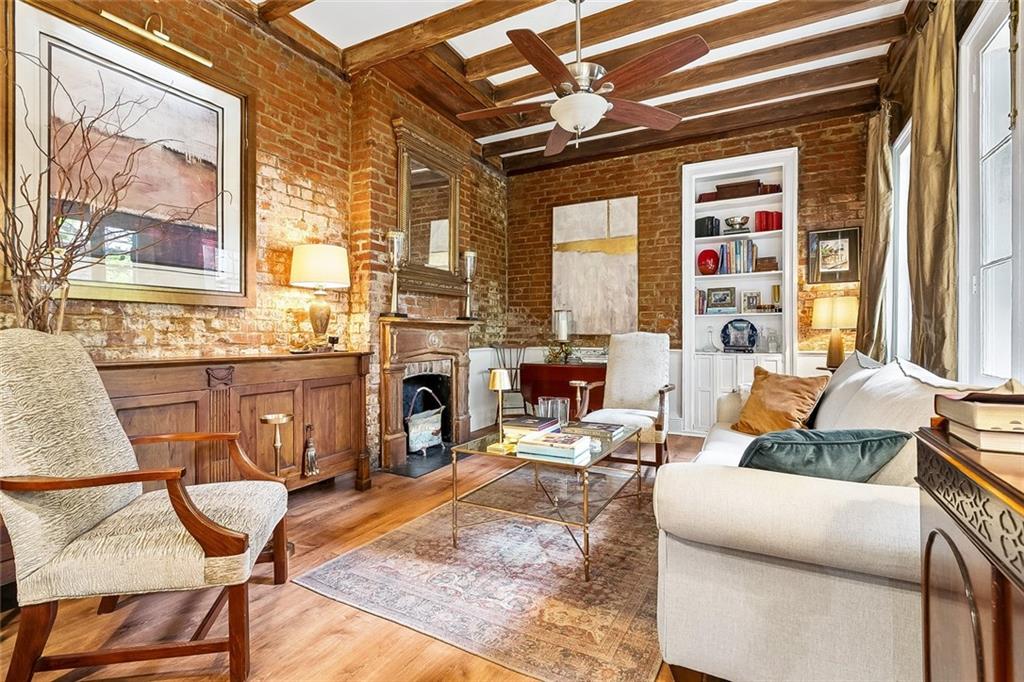 817 BURGUNDY Street D