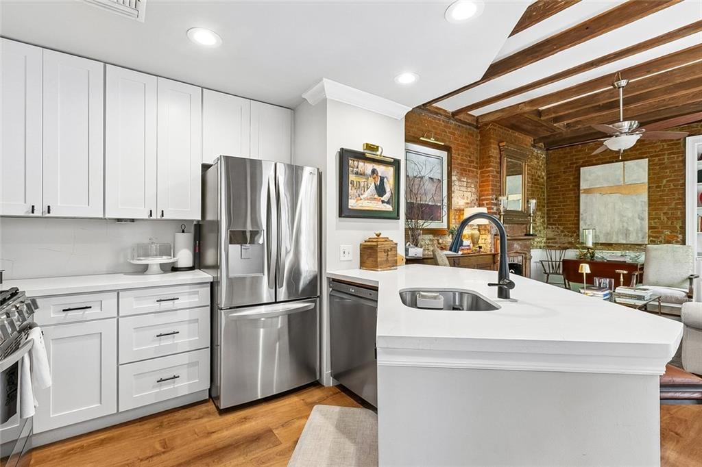 817 BURGUNDY Street D