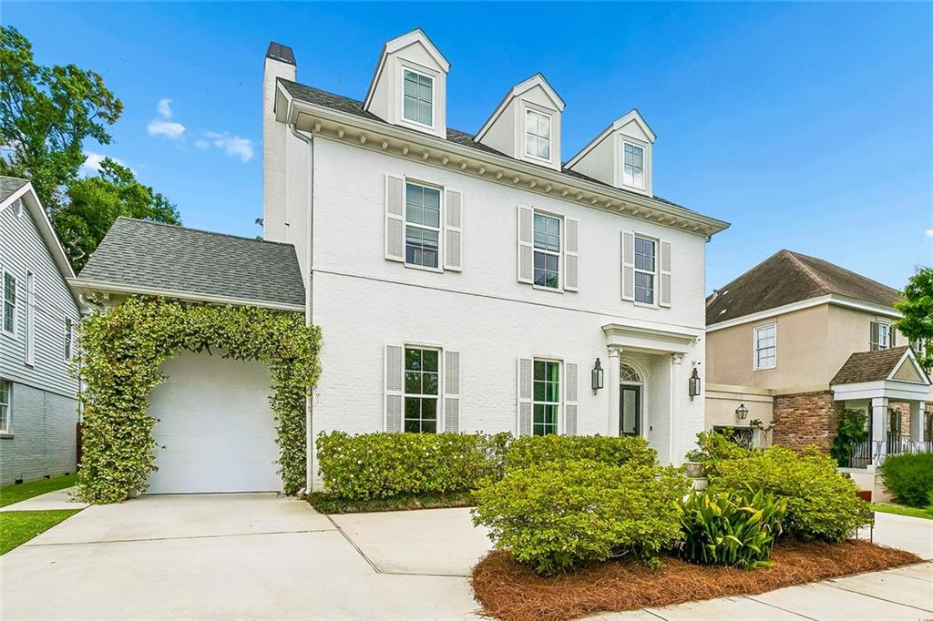 203 E WILLIAM DAVID Parkway