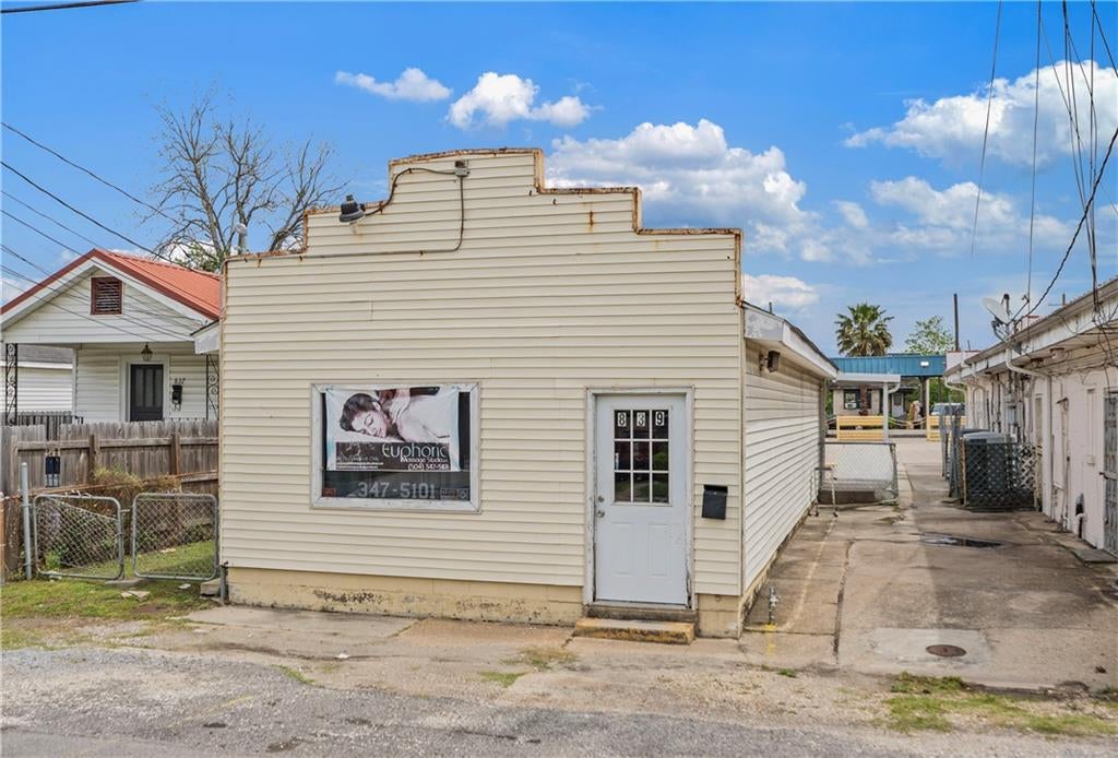 4211 WESTBANK EXPY Highway