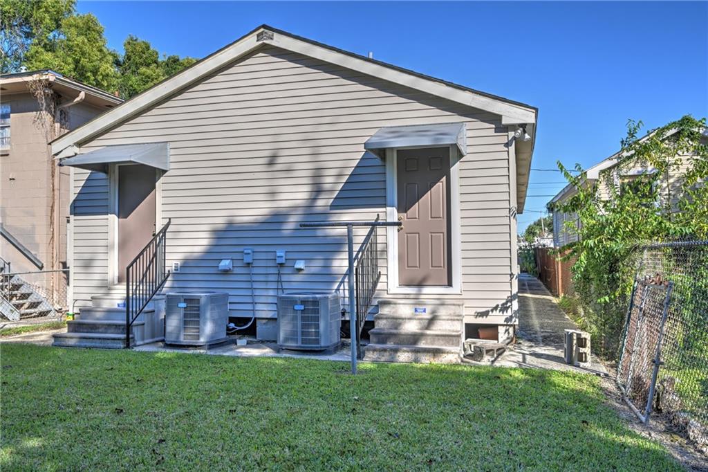 New Orleans, Louisiana 70114, United States, 4 Bedrooms Bedrooms, ,2 BathroomsBathrooms,Residential,Active,237374