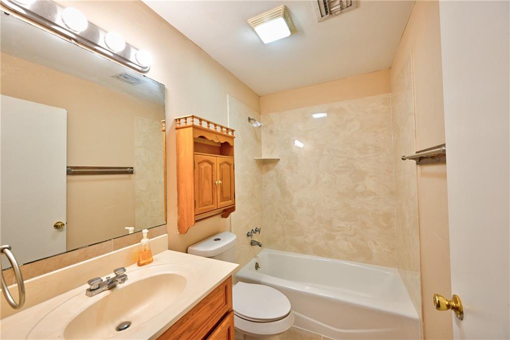 New Orleans, Louisiana 70114, United States, 4 Bedrooms Bedrooms, ,2 BathroomsBathrooms,Residential,Active,237374