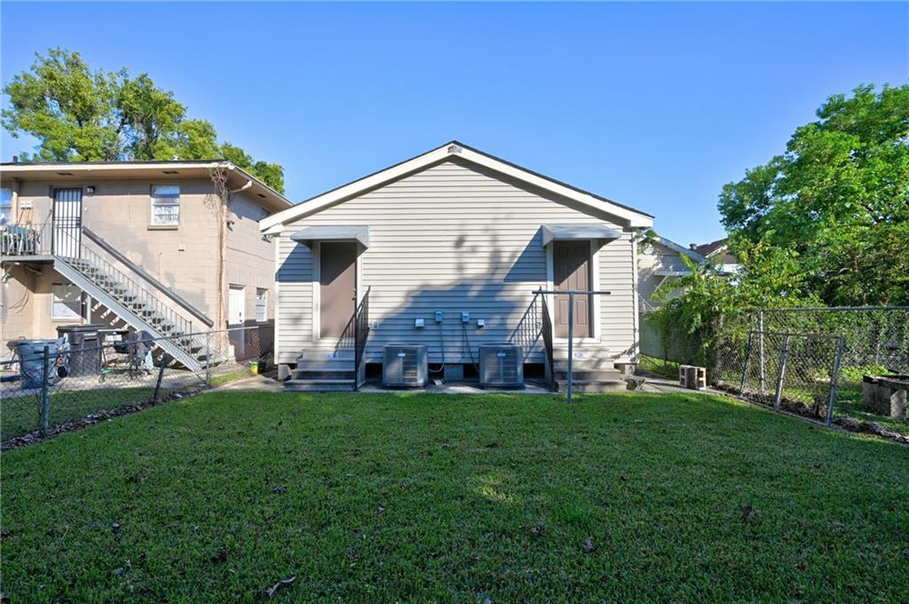 New Orleans, Louisiana 70114, United States, 4 Bedrooms Bedrooms, ,2 BathroomsBathrooms,Residential,Active,237374