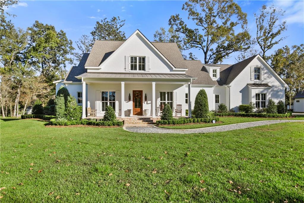 121 PONTCHARTRAIN OAKS Drive