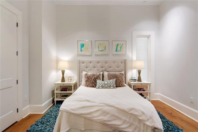 New Orleans, Louisiana 70130, United States, 2 Bedrooms Bedrooms, ,2 BathroomsBathrooms,Residential,Pending,70098