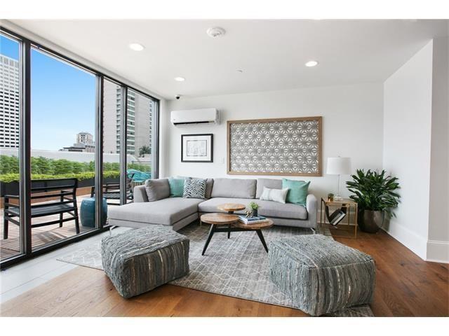 New Orleans, Louisiana 70130, United States, 2 Bedrooms Bedrooms, ,2 BathroomsBathrooms,Residential,Pending,70098