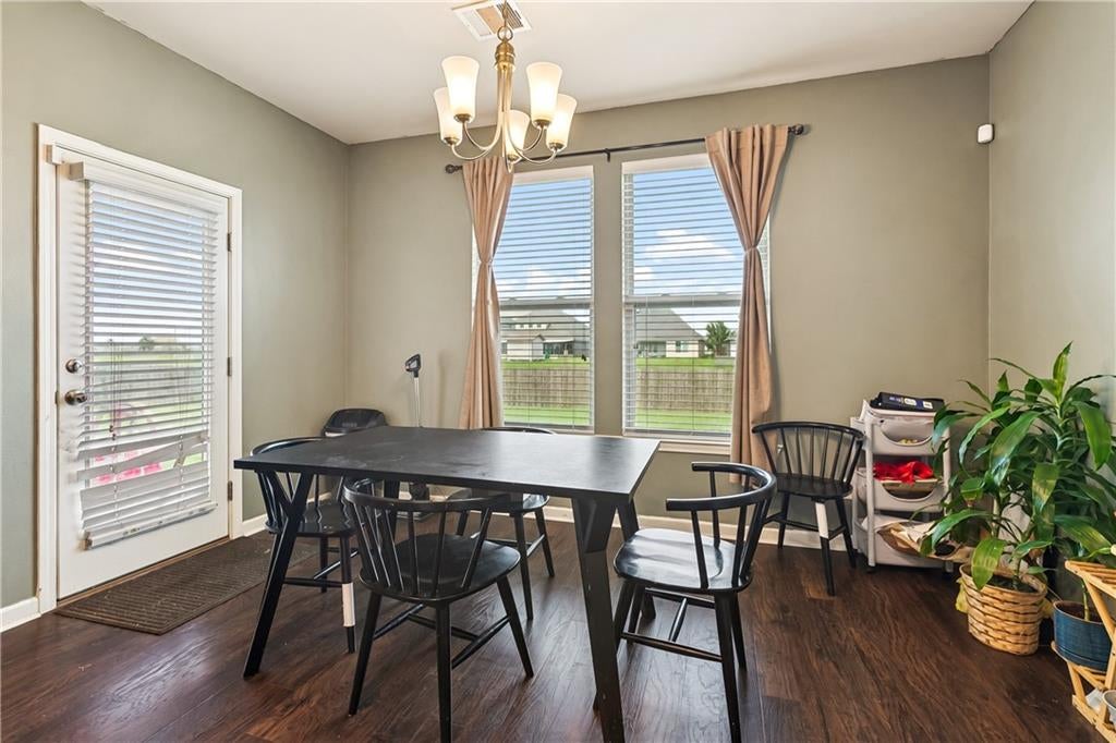 709 LAKESHORE VILLAGE Drive