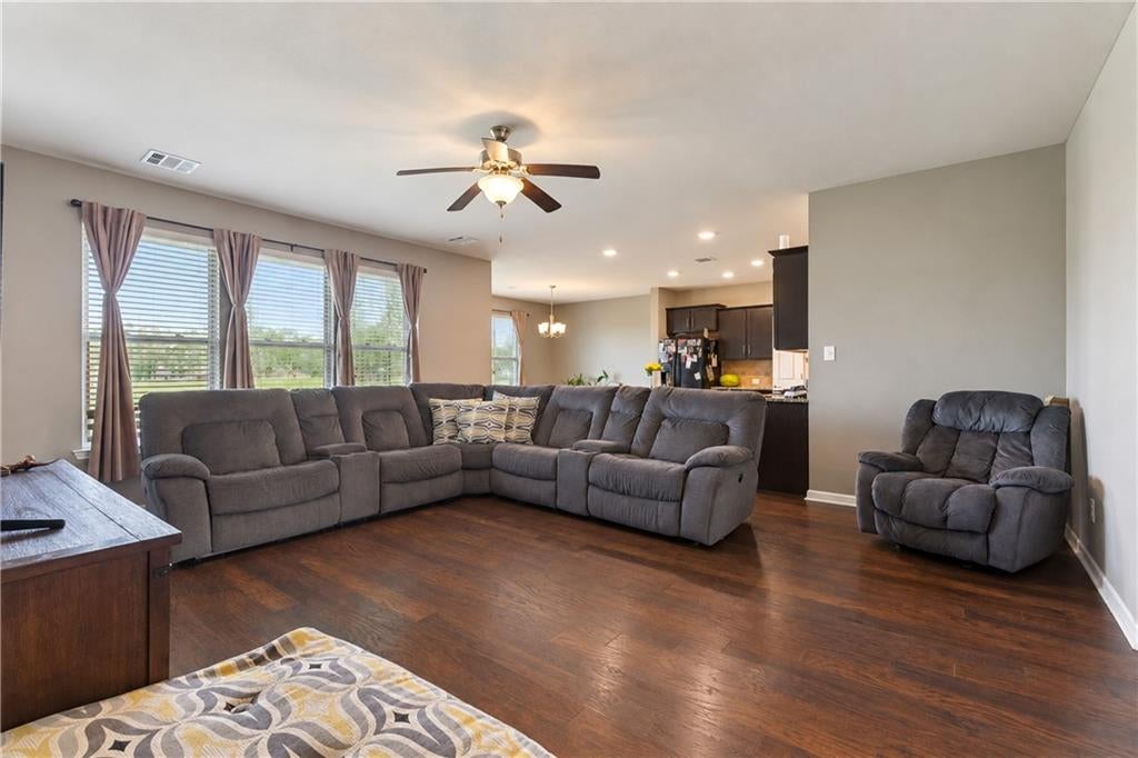 709 LAKESHORE VILLAGE Drive