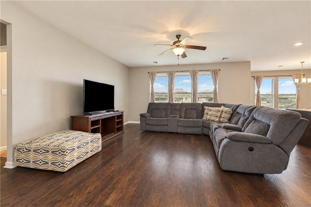 709 LAKESHORE VILLAGE Drive