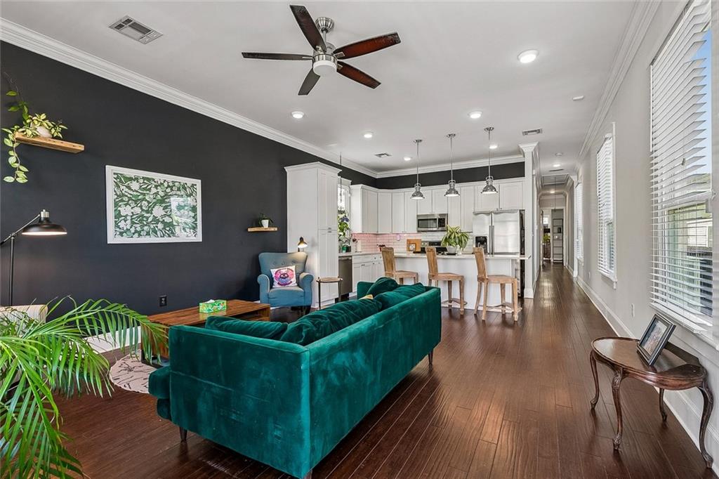 1817 HOLLYGROVE Street