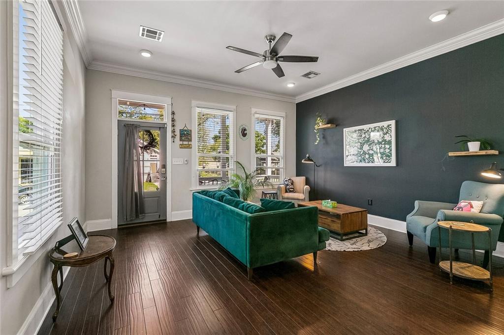 1817 HOLLYGROVE Street