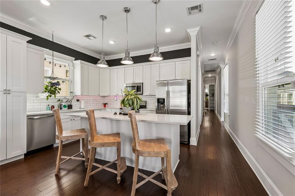 1817 HOLLYGROVE Street