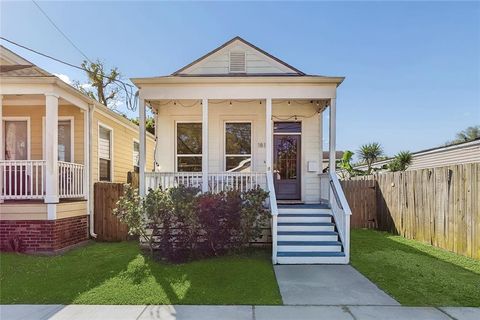 Photo of 1817 HOLLYGROVE Street, New Orleans, LA 70118 (MLS # 2553547)