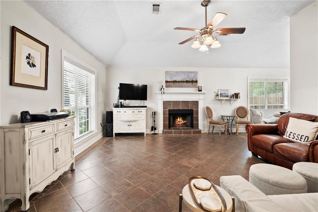 112 BEAU CHENES Drive