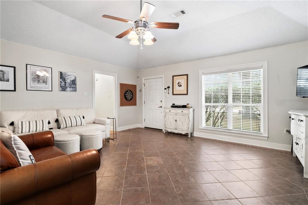 112 BEAU CHENES Drive