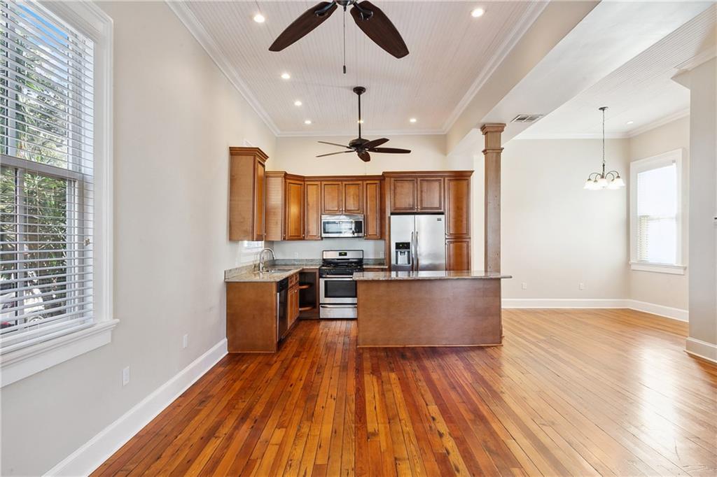 New Orleans, Louisiana 70119, United States, 3 Bedrooms Bedrooms, ,3 BathroomsBathrooms,Residential,Active,53557