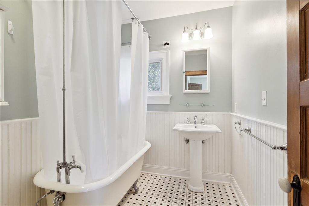 New Orleans, Louisiana 70119, United States, 3 Bedrooms Bedrooms, ,3 BathroomsBathrooms,Residential,Active,53557