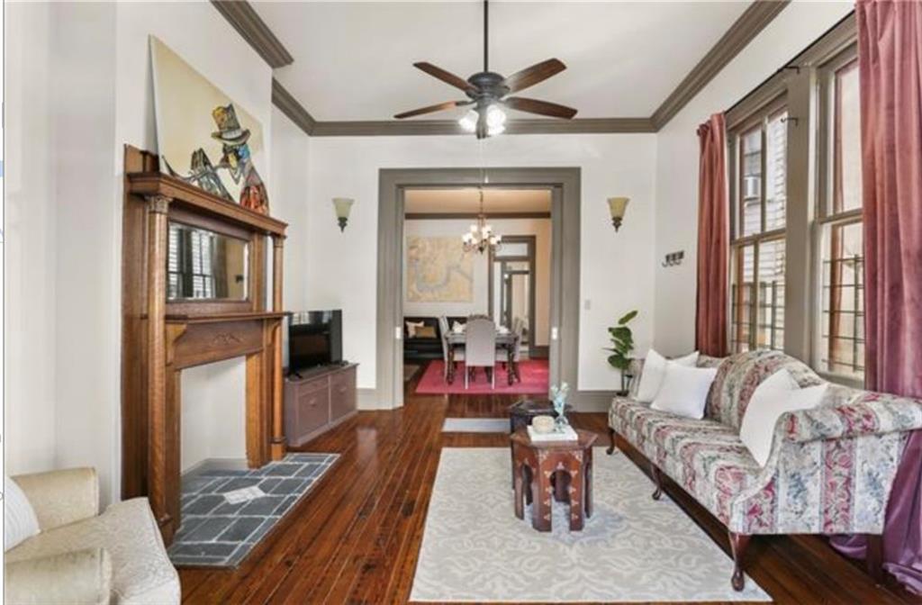 114 S HENNESSEY Street