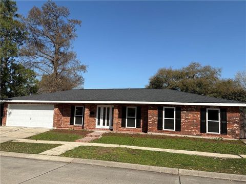 2008 HARVARD Lane Gretna LA 70056