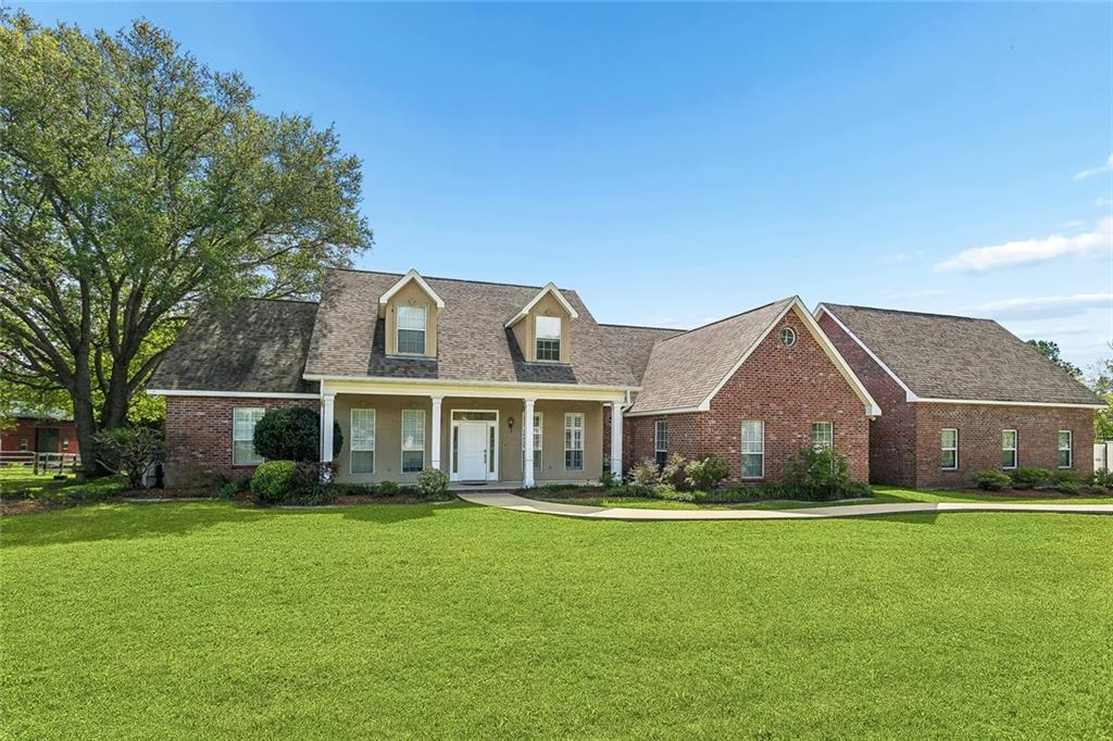 10 BLEU LAKE Drive