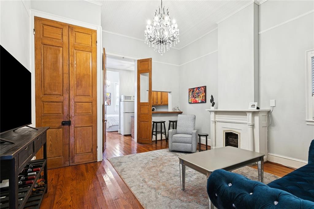 1224 BOURBON Street 2