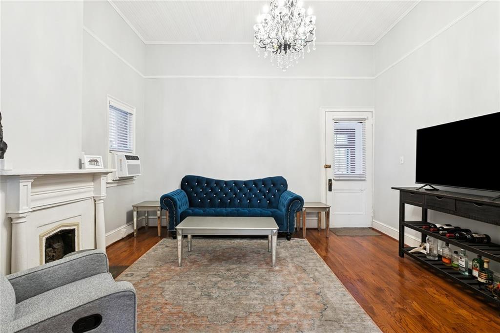 1224 BOURBON Street 2