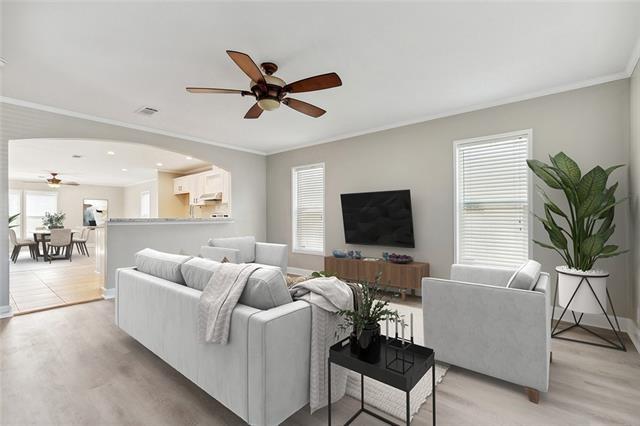 15 E CHALMETTE Circle