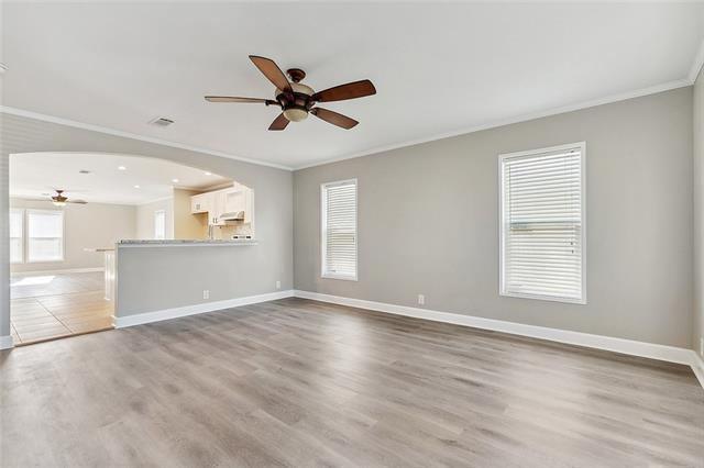 15 E CHALMETTE Circle