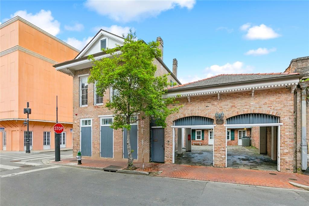 939 41 BIENVILLE Street