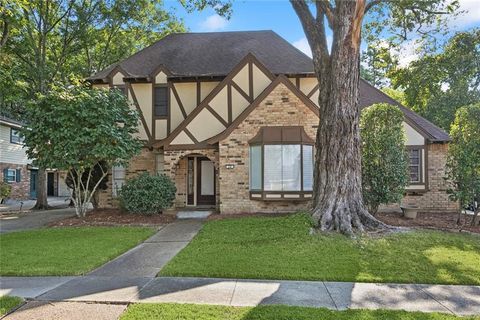 28 GRAND CANYON Drive New Orleans LA 70131