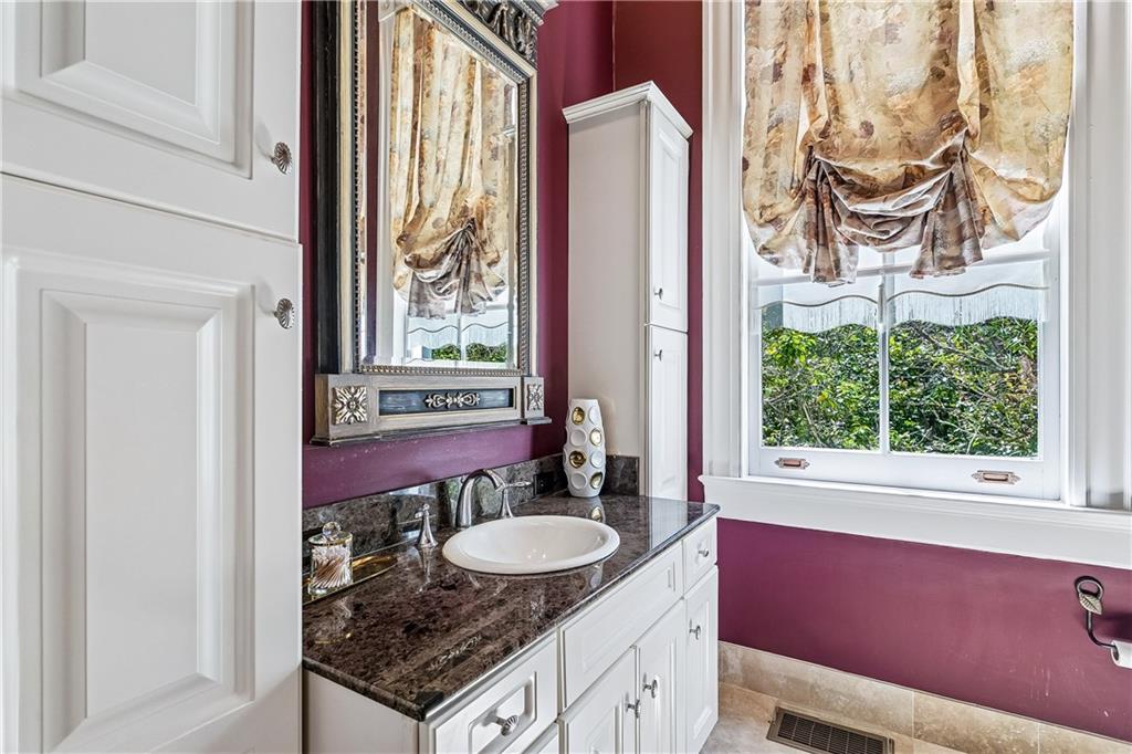 Covington, Louisiana, 70435, United States, 4 Bedrooms Bedrooms, ,5 BathroomsBathrooms,Residential,Active,1936635
