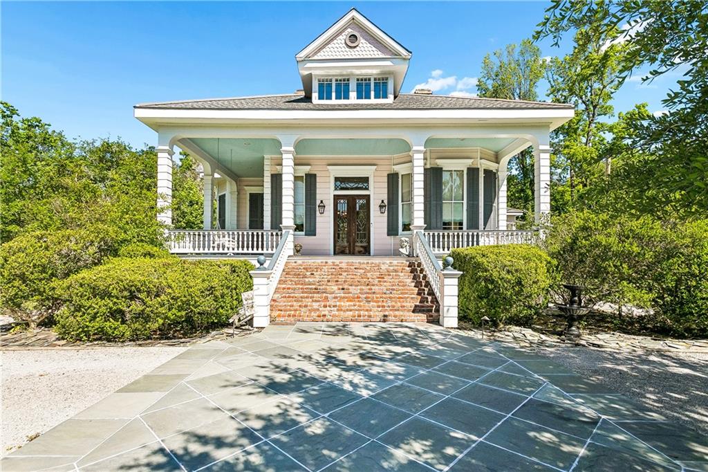 Covington, Louisiana, 70435, United States, 4 Bedrooms Bedrooms, ,5 BathroomsBathrooms,Residential,Active,1936635