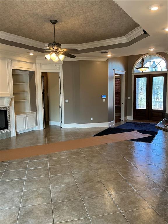 257 E AUGUSTA Lane
