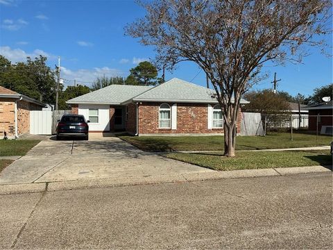 226 INCARNATE WOOD Drive Kenner LA 70065