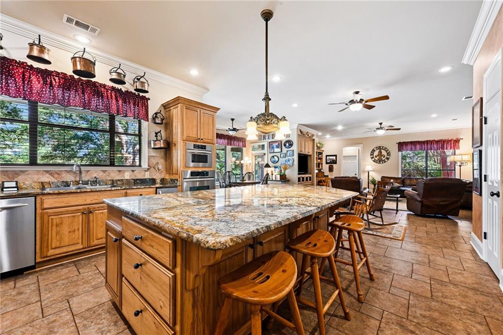 402 HIGHLAND CREST Drive