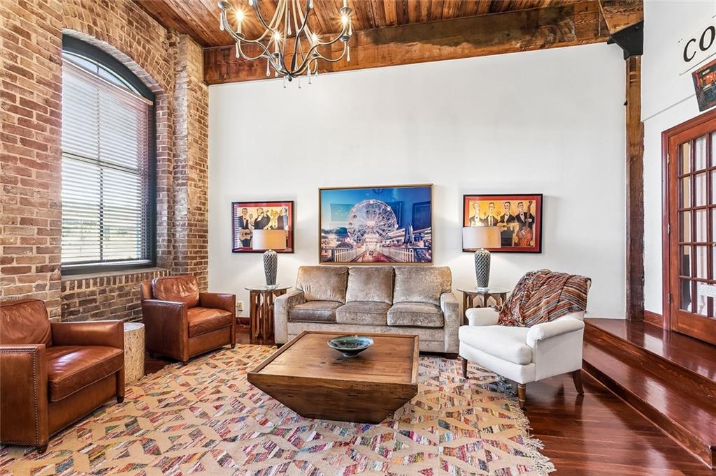 1107 S PETERS Street 316