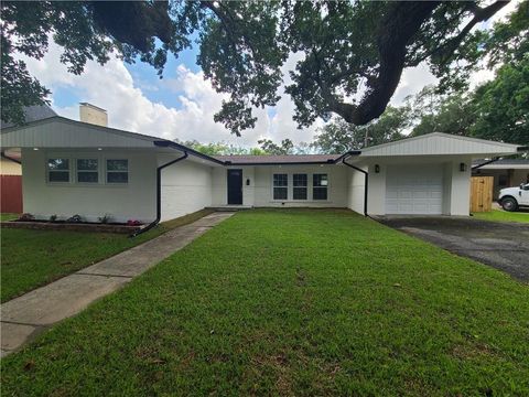 Photo of 416 AIRLINE PARK Boulevard, Metairie, LA 70001 (MLS # 2558773)