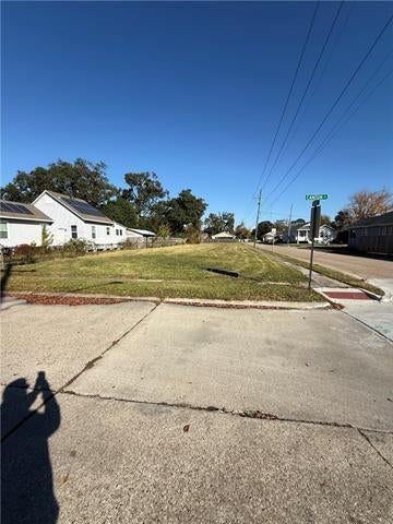4221 MORRIS Place