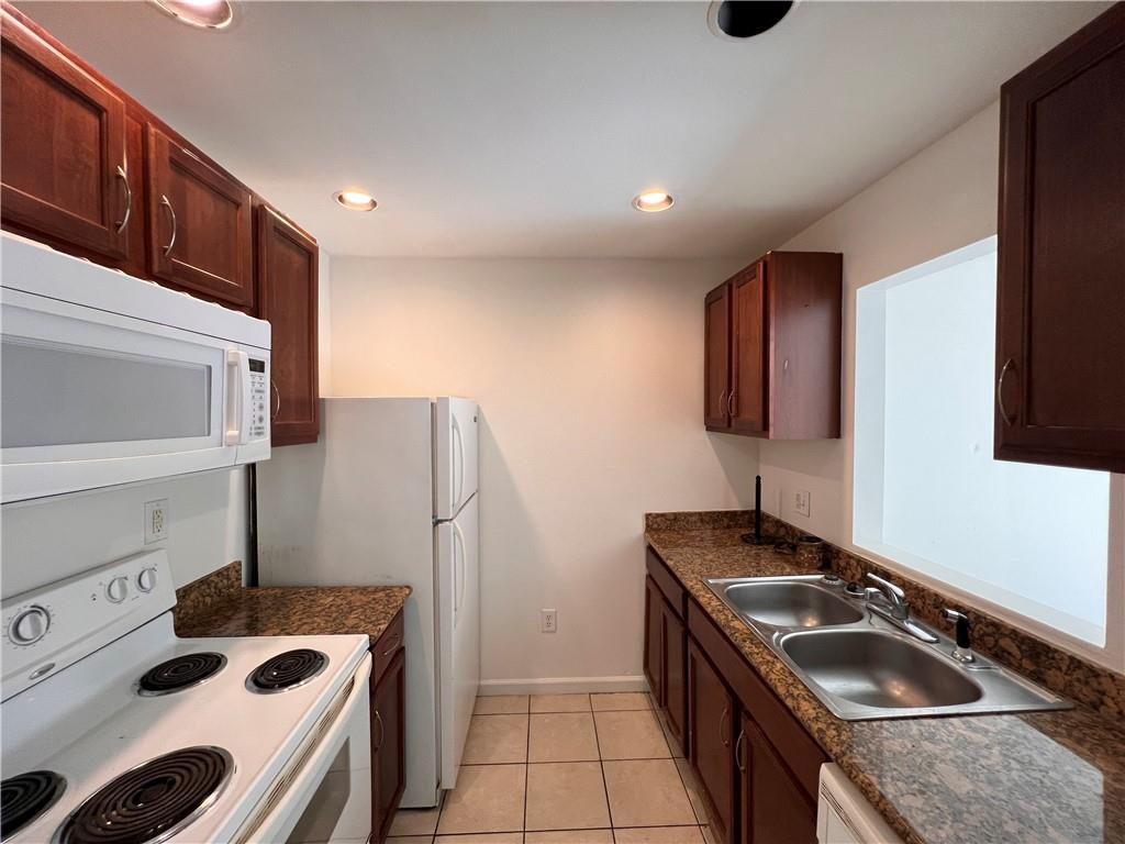 2525 RIVERLAND Drive