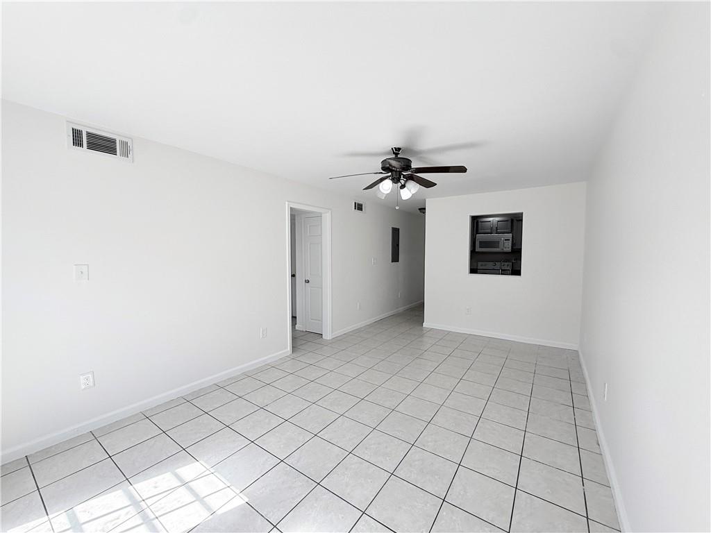 2525 RIVERLAND Drive